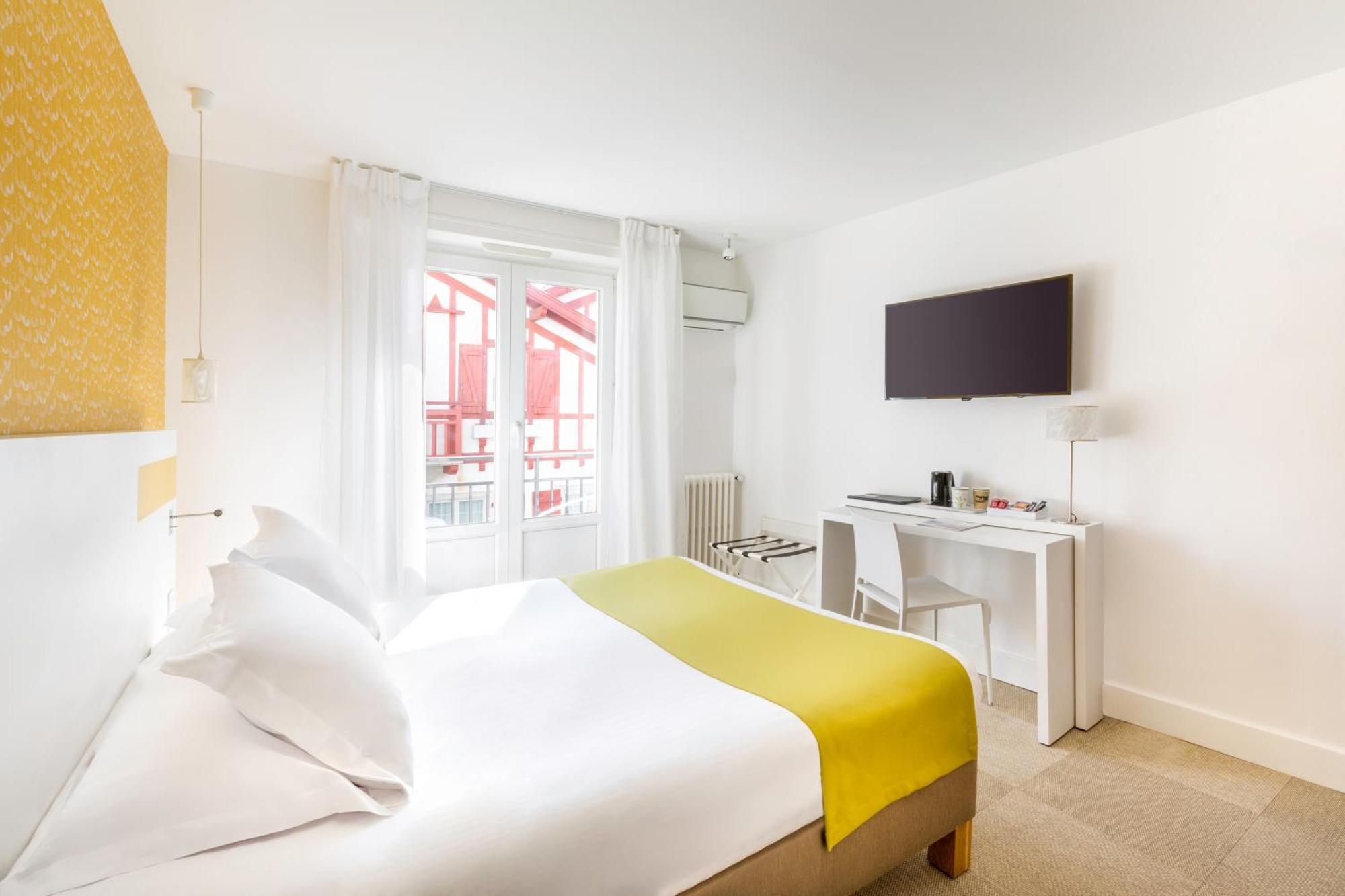 Hotel Kemaris Биариц Екстериор снимка
